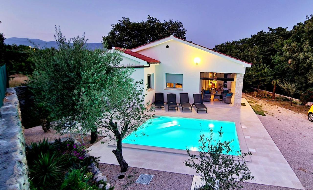 אומיסאליי Villa Nevera מראה חיצוני תמונה